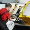 CNC operater m z u proizvodnji dijelova za autoindustriju
